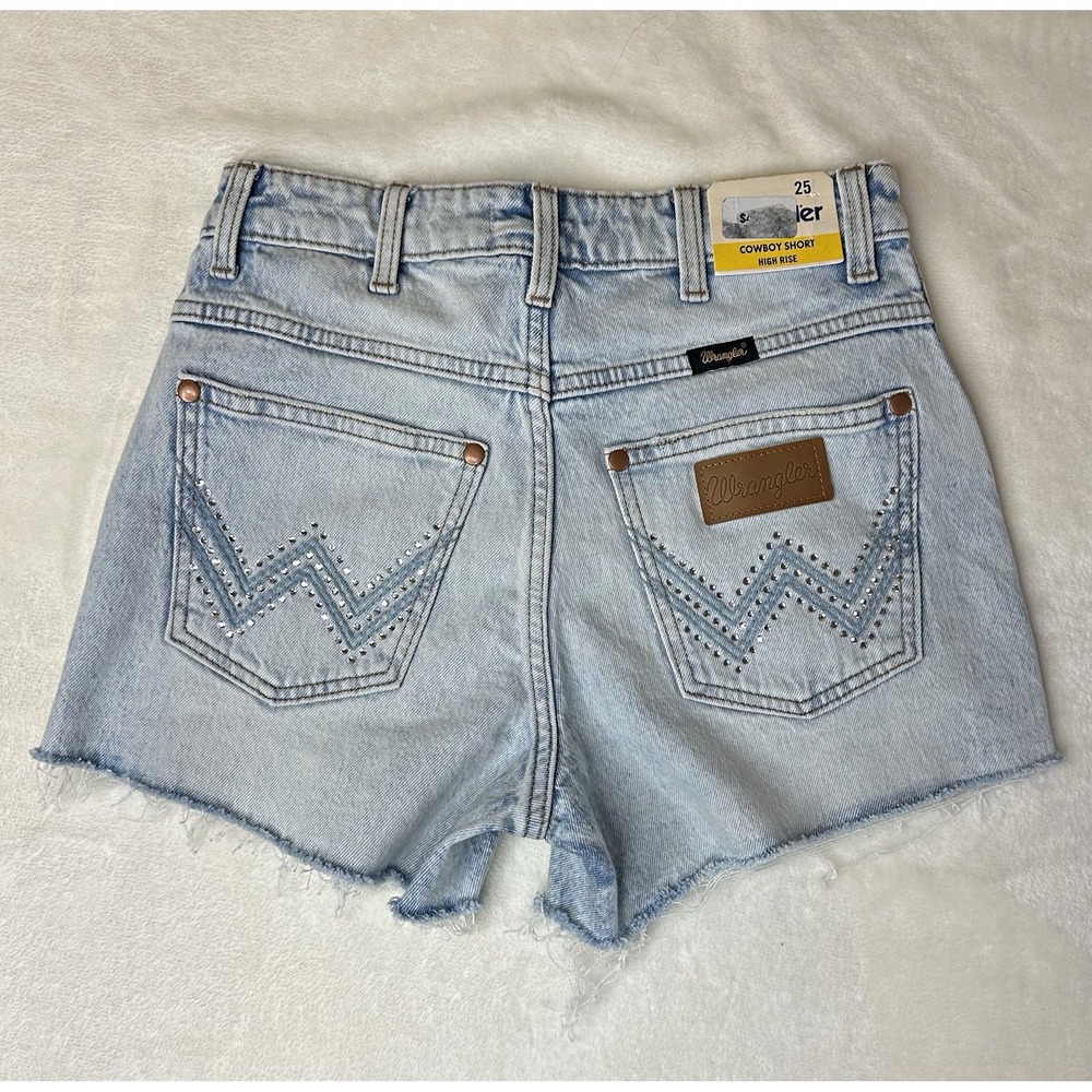 Wrangler Women's Rhinestone Cowboy Shorts Size 25 Light Wash High Rise NWT